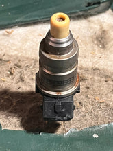 Cargar imagen en el visor de la galería, 250 225 200 150 HP Yamaha OX66 FUEL INJECTORS 65L-13761-00-00 Two Stroke 1997-2004