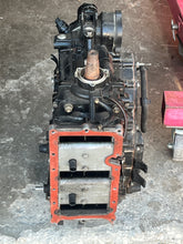 Cargar imagen en el visor de la galería, to be priced after borescope— 90 75 hp Evinrude e-tec CYLINDER CRANKCASE ASSY  5005507 two stroke 2005