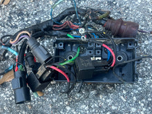 Cargar imagen en el visor de la galería, 140 120 125 hp Evinrude ENGINE CABLE ASSY 0583284 & trim terminals junction box two stroke v4 looper 1988-1990