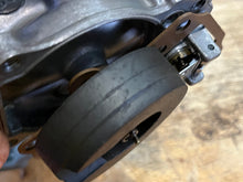 Cargar imagen en el visor de la galería, 60 hp Johnson Evinrude CARBURETOR ASSY 0437089 0437087 0439453 Two Stroke 1995 94-97 J60TLEOC, molding numbers 340167 338069 330503 - compatible 50 hp