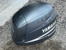 Cargar imagen en el visor de la galería, f 115 hp Yamaha TOP COWLING 68V-42610-10-8D four stroke 2002-2004
