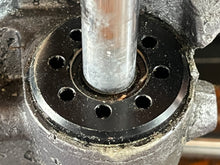 Lade das Bild in den Galerie-Viewer, PARTS f 150 hp Yamaha PTT POWER TRIM UNIT 63P-43800-13-00 four stroke NEEDS NEW MOTOR