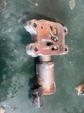 Cargar imagen en el visor de la galería, DF 200 hp Suzukj OIL CONTROL VALVE 16550-93J00 four stroke some compatibility 150 175 225 250 300 350 hp