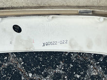 Cargar imagen en el visor de la galería, DF 200 150 hp Suzuki  SIDE COVER SET WHITE 61811-96L01-Y5S 61820-96L01-Y5S 2015-2023 with PANEL FRONT 61831-96J10-Y5S