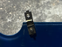 Load image into Gallery viewer, 2.5 hp Nissan Tohatsu ENGINE COVER right strbd 314670032 314670031 N14670032 3C2670030 314S670035 two stroke 2002