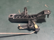 Lade das Bild in den Galerie-Viewer, 60 50 40 30 hp Mercury 822682A4 THROTTLE LEVER, 883006A1 THROTTLE ARM, 879870A1 LINK ASSEMBLY efi Four Stroke outboards