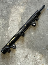 Lade das Bild in den Galerie-Viewer, f 225 250 300 350 hp Yamaha FUEL INJECTOR DELIVERY PIPE 1 6CB-13161-11-00 four stroke 2022-2024