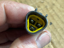 Load image into Gallery viewer, f 40 - 115 hp Yamaha 63D-82563-10-00 Tilt and Trim Switch 1996-2014 four stroke