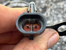 Cargar imagen en el visor de la galería, 30 25 15 hp Evinrude E-tec FUEL INJECTOR 5010220 5004428 353748 two stroke 2017 AA AB AF