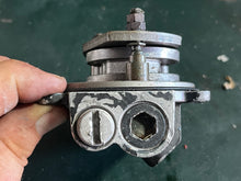 Lade das Bild in den Galerie-Viewer, DT 140 115 85 75 hp Suzuki 48502-94530 VALVE BODY ASSY for ptt trim pump Two Stroke 1986-1996