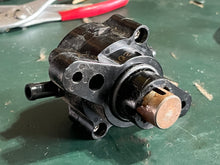 Cargar imagen en el visor de la galería, DF 175 150 hp Suzuki FUEL PUMP 15100-96J01 four stroke 2019-2024 200 115 140 100 hp compatible