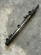 Cargar imagen en el visor de la galería, f 225 250 300 350 hp Yamaha FUEL INJECTOR DELIVERY PIPE 2 6CB-13171-11-00 four stroke 2022-2024