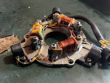 Load image into Gallery viewer, 90 80 hp Tohatsu Nissan COIL PLATE 3B7061030 stator 2002 two stroke 3B7061231 3B7061200 90A2 M80A