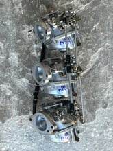 Cargar imagen en el visor de la galería, 85 hp Yamaha CARBURETOR SET 688-14301-08-00 688-14302 688-14303 two stroke commerical 1992-1996