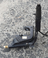 Cargar imagen en el visor de la galería, 6 5 8 hp Johnson Evinrude 0440169 STEERING BRACKET & 0336156 ARM 1992-2004 two stroke 0335892 stern bracket strd 0335891 port