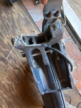 Cargar imagen en el visor de la galería, f 60 50 hp Yamaha 20” long MIDSECTION SWIVEL 6C5-43311-01-8D STEERING BRACKET 69W-42510-01-8D EXHAUST 6C5-41137-02-CA UPPER CASING 6C5-45111-00-8D four stroke 2006-2024 some compatibility 70 hp