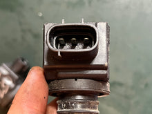 Cargar imagen en el visor de la galería, DF 250 225 200 hp Suzuki IGNITION COIL 33410-93J00 h6t11171 four stroke 2007-22