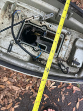 Cargar imagen en el visor de la galería, DT 8 hp Suzuki 61111-98104-02M ENGINE LOWER, 41111-98512-02M CLAMP BRACKET, 52110-98516-02M HOUSING, DRIVE SHAFT midsection, engine holder & clamp brackets TWO STROKE short shaft