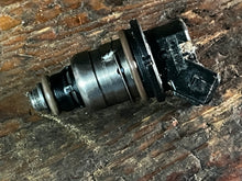 Cargar imagen en el visor de la galería, 135 150 175 hp Mercury FUEL INJECTOR 804841 two stroke Optimax compatible 110-200hp