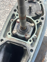 Cargar imagen en el visor de la galería, 300 hp Yamaha 25” UR-X LOWER UNIT ASSY 6D0-45300-20-8D Two Stroke 2005-2006 HPDI