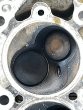 Cargar imagen en el visor de la galería, 40 30 hp Mercury EFI CYLINDER HEAD ASSY crankcase 877568T 803016T06 COVER 834779A1 four stroke 3 cylinder 2005