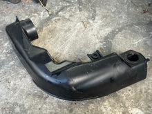 Cargar imagen en el visor de la galería, DF 200 hp Suzuki intake SILENCER 13811-96L00 four stroke 2015-2024 some 150 175 compatibility