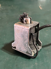 Cargar imagen en el visor de la galería, 40 hp Tohatsu 40c Nissan CHOKE SOLENOID 361760500 two stroke 1995-2005 some compatibility with 15 18 20 25 30 35 50 60 70 hp