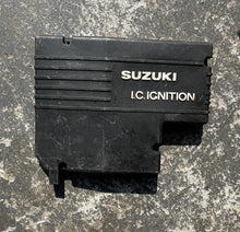 Lade das Bild in den Galerie-Viewer, DT 75 hp Suzuki ELECTRIC PARTS HOLDER COVER 32891-95601 32891-95600 two stroke 1988-1997 some 85 hp to 2000