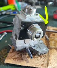 Load image into Gallery viewer, 250 hp Yamaha FUEL PUMP ASSY 60V-13910-00-00 V6 3.3L HPDI some compatibility 225 300 hp HPDI VZ250FTLR