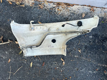 Load image into Gallery viewer, DF 150 hp Suzuki  SIDE COVER SET WHITE 62821-96J0-Y5S 61811-96J0-Y5S 2015-2018