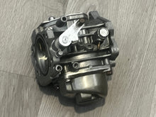 Lade das Bild in den Galerie-Viewer, 250 hp Yamaha CARBURETORS port 2-4-6 61A-14301-03-00 61A- 14302-03-00 61A-14303-03-00 two stroke 76 degree