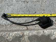 Cargar imagen en el visor de la galería, OEM Yamaha Ignition coil 6E5-85570-11-00 cm61-26 two stroke 8” boot cable