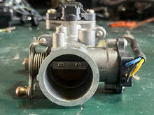 Cargar imagen en el visor de la galería, MFS 20 15 9.9 hp Tohatsu THROTTLE BODY ASSY 3RS101000 four stroke 2017-2022 no ISC VALVE