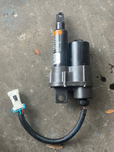 Lade das Bild in den Galerie-Viewer, pulled for customer nov26-2025 sold—350 hp Mercury Verado SHIFT ACTUATOR 8M0048114 four stroke 135-400 hp compatibility