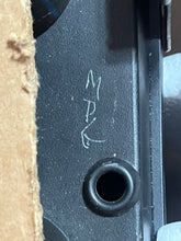 Load image into Gallery viewer, 175 150 105 hp Johnson Evinrude ois v6 0437372 Air Silencer Assembly carburetor air box 437372 two stroke 1991-1995