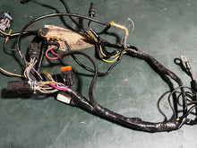 Lade das Bild in den Galerie-Viewer, 200 225 hp Johnson Evinrude ENGINE HARNESS motor cable assy 586023 0586243 two stroke v6