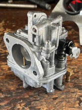 Cargar imagen en el visor de la galería, DF 25 hp Suzuki 13200-95J00 CARBURETOR twin V STARTER ASSY 13368-95J00 Four Stroke 2006-2014