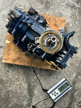 Cargar imagen en el visor de la galería, 70 hp Tohatsu Nissan POWERHEAD CYLINDER & CRANK CASE ASSEMBLY 360011001 two stroke two cylinder 1986-2002