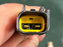 Lade das Bild in den Galerie-Viewer, 250 hp Yamaha POWER RELAY 60V-81950-00-00 two stroke HPDI 3.3 Liter 2003-2009 some compatibility 200 225 300 hp