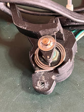 Load image into Gallery viewer, 50 40 35 hp Johnson Evinrude TRIM SENDING UNIT 334452 334817 0585174 583943 0176585 two stroke 1995-2001