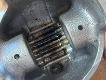 Load image into Gallery viewer, DT 225 200 150 hp Suzuki V6 PISTON 3-ring 84mm ranging 1987-2003