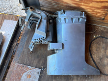 Lade das Bild in den Galerie-Viewer, 40 50 hp Yamaha 20” manual tilt MIDSECTION UPPER CASING 6H4-45111-10-4D SWIVEL 697-43311-03-4D STEERING ARM 6H4-42510-02-4D EXHAUST 6H4-41137-00-94 stern CLAMPS 697-43112-03-4D 697-43111-04-4D Two Stroke 2 cylinder 1994