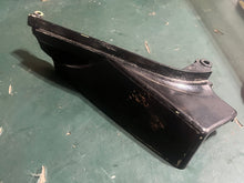 Cargar imagen en el visor de la galería, 25 30 hp Mercury EFI bottom cowl cable COVER 896114 four stroke