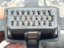 Cargar imagen en el visor de la galería, 225 250 hp Mercury EFI 84-825433-a8 ignition wire harness TWO STROKE 3.0 Liter for 4-pin ignition coils