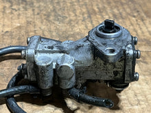 Cargar imagen en el visor de la galería, 40 50 hp Tohatsu Nissan 3T5090000 OIL PUMP two stroke TLDI