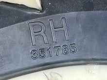 Cargar imagen en el visor de la galería, 150 hp Evinrude E-tec 351784 Port 5008263 starboard 351785 5008264 LOWER SIDE COVERS two stroke 2007