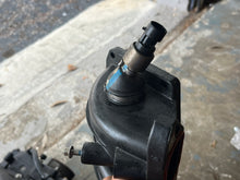 Cargar imagen en el visor de la galería, 350 hp Mercury Verado INTAKE MANIFOLD ASSY 8M0083678 four stroke 200-400 hp compatible TEMP SENSOR 891663001
