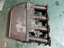 Load image into Gallery viewer, 50 40 hp Yamaha Mercury INTAKE SILENCER 62Y-14440-00-00 825105A1 four stroke 1995-2004