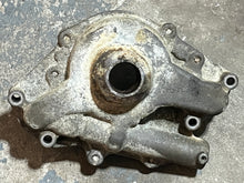 Lade das Bild in den Galerie-Viewer, f 225 200 hp Yamaha OIL PUMP ASSY 69J-13300-00-00 four stroke 2002-2006 Mercury 888677T1