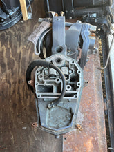 Cargar imagen en el visor de la galería, F 25 hp Yamaha 20” Long MIDSECTION with SWIVEL 65W-43311-10-4D UPPER CASING 65W-45111-10-4D EXHAUST 65W-41137-04-94 BRACKETS 65W-43111-02-4D 65W-43112-02-4D four stroke 1998-2015